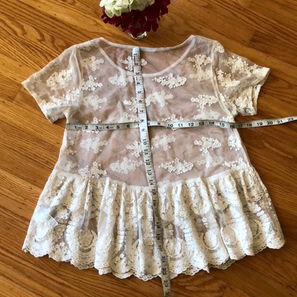 🌺 UO Kimchi Blue, Feminine Lace Top; Misses Sm!!! - Picture 5 of 5